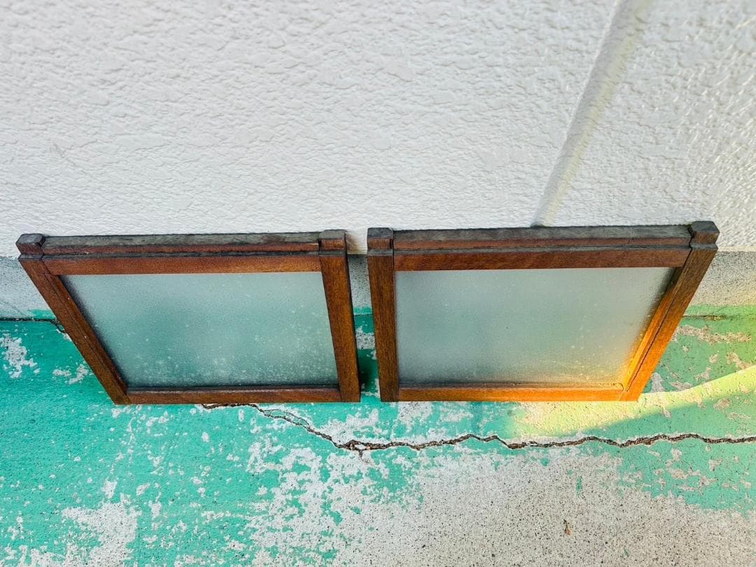 【昭和レトロ】木製窓　レトロ　木扉　スリガラス　小窓　アンティーク