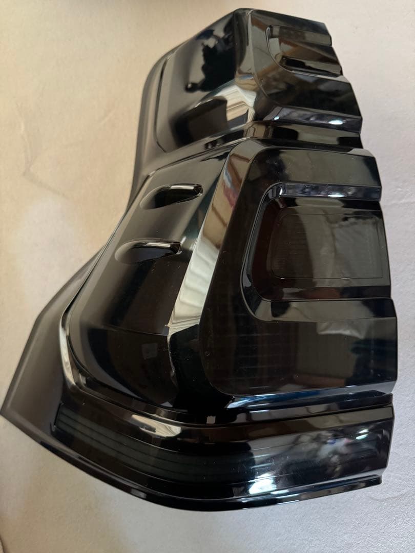 ランドクルーザープラド　流れるLEDスモークテールランプ