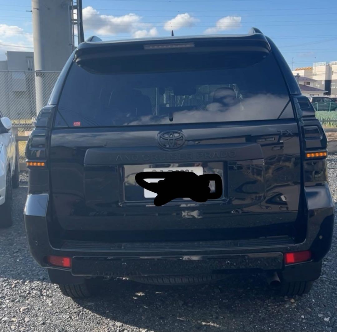 ランドクルーザープラド　流れるLEDスモークテールランプ