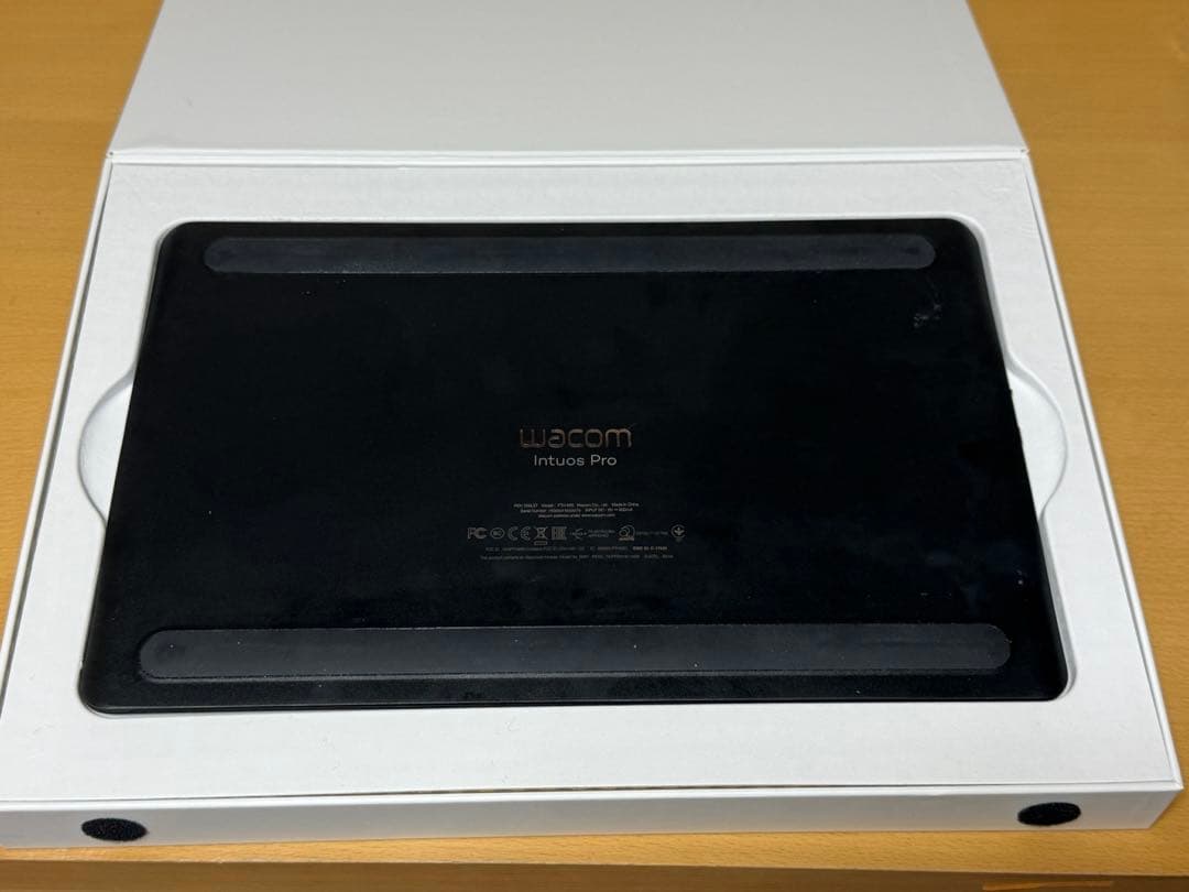 Wacom Intuos Pro medium ペンタブレット 本体