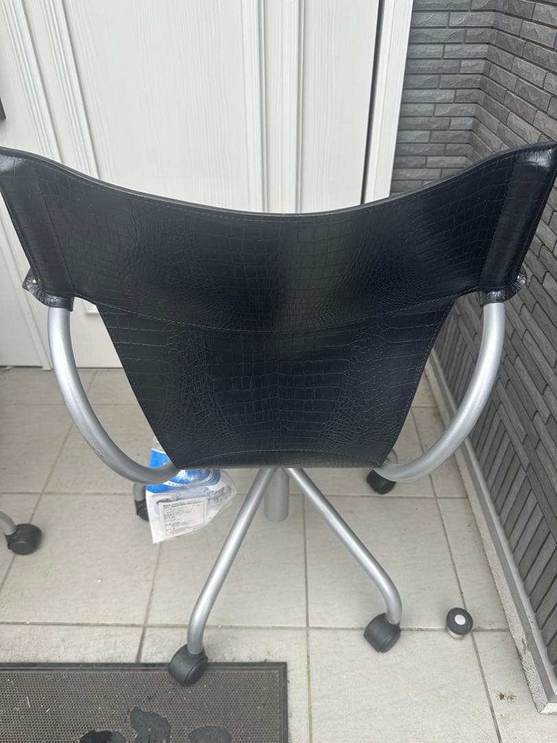 カリモク 合成皮革 デスクチェア　ニュークロコ ブラック d575