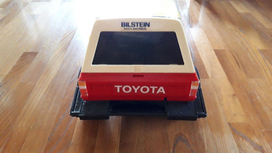 【最終価格】トヨタTOYOTAハイラックス4WD1/10ラジコン　不動品