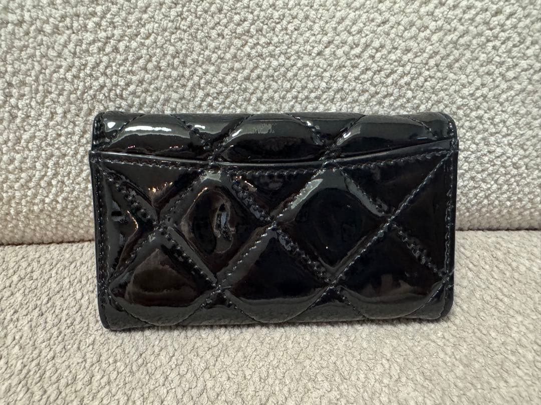 CHANEL パテントレザーブラック キーケース