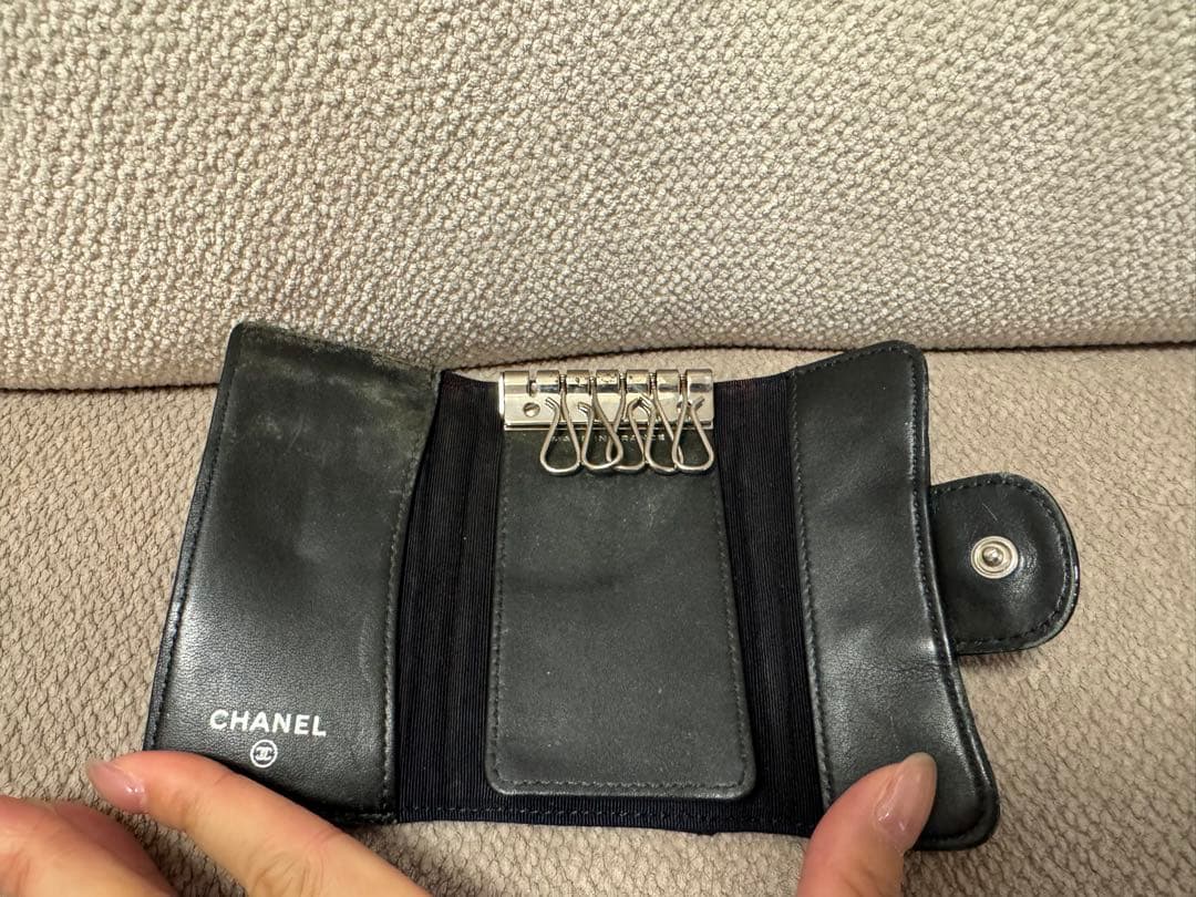 CHANEL パテントレザーブラック キーケース