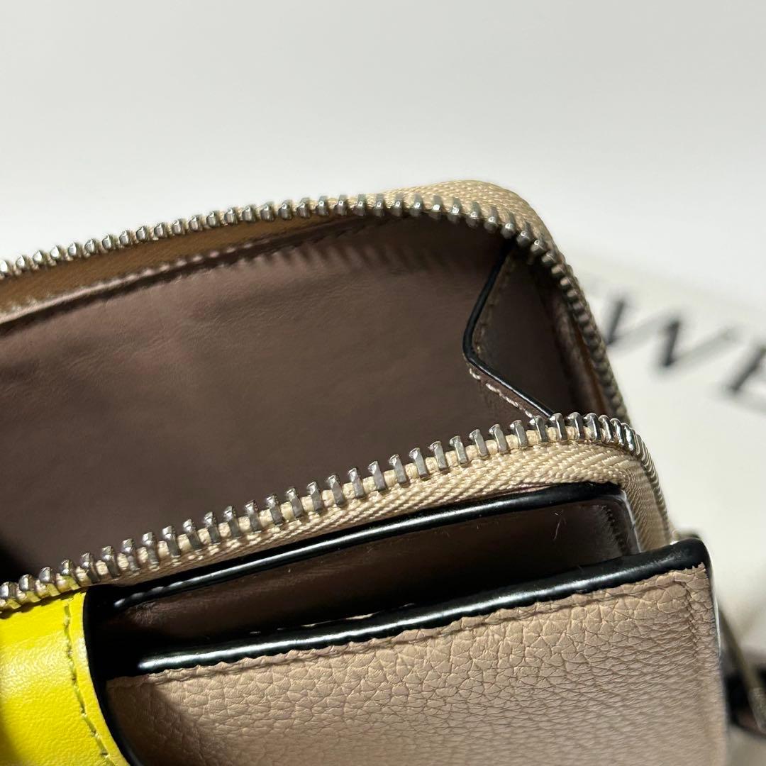 ロエベ アナグラム スリムジップ バイフォールド 二つ折り財布 レザー