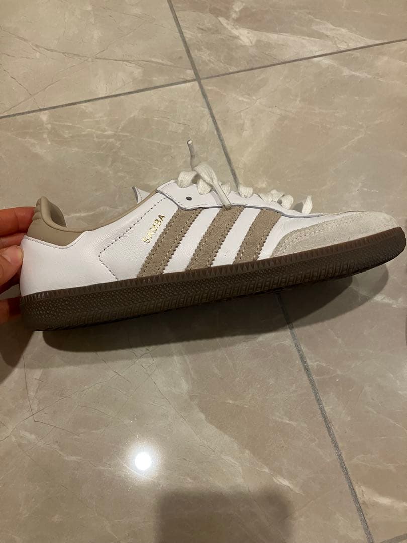 購入したばかり。adidas Samba OG スニーカー ホワイト/ベージュ