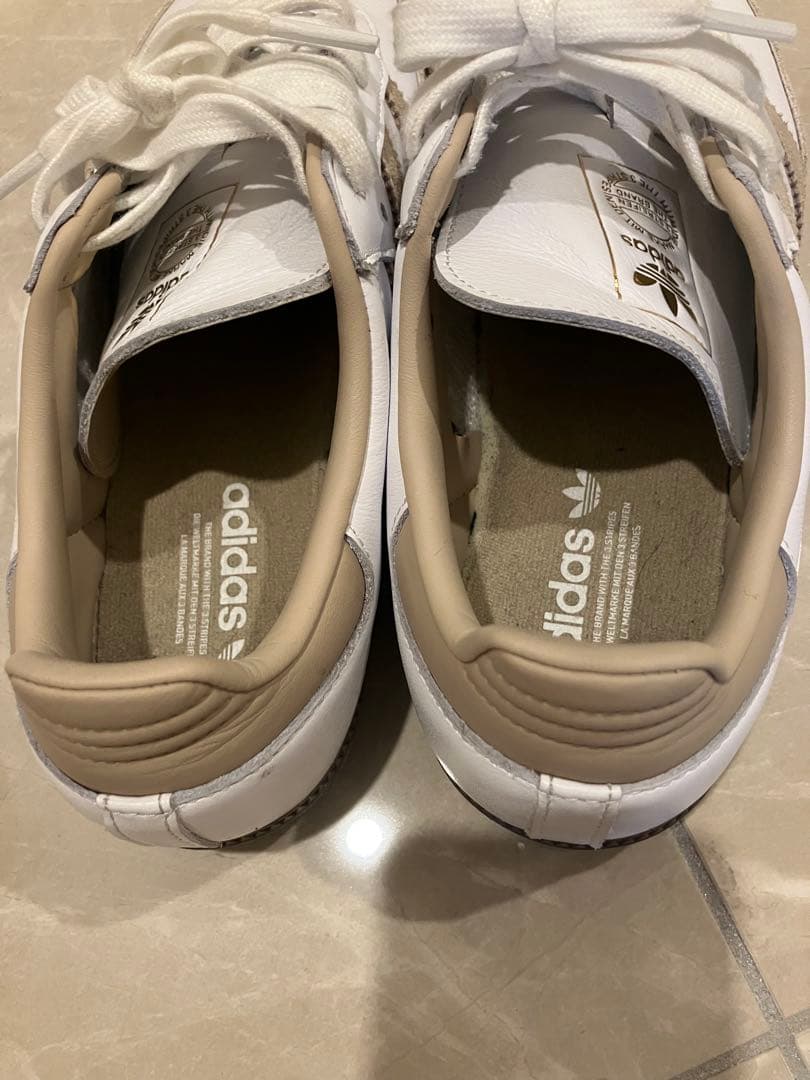 購入したばかり。adidas Samba OG スニーカー ホワイト/ベージュ