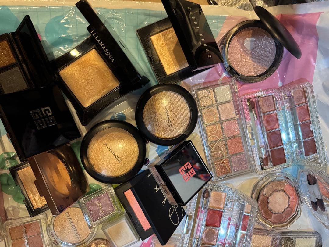 アイシャドウ　ハイライト　リップ　化粧品詰め合わせ　残量多　未使用もあり