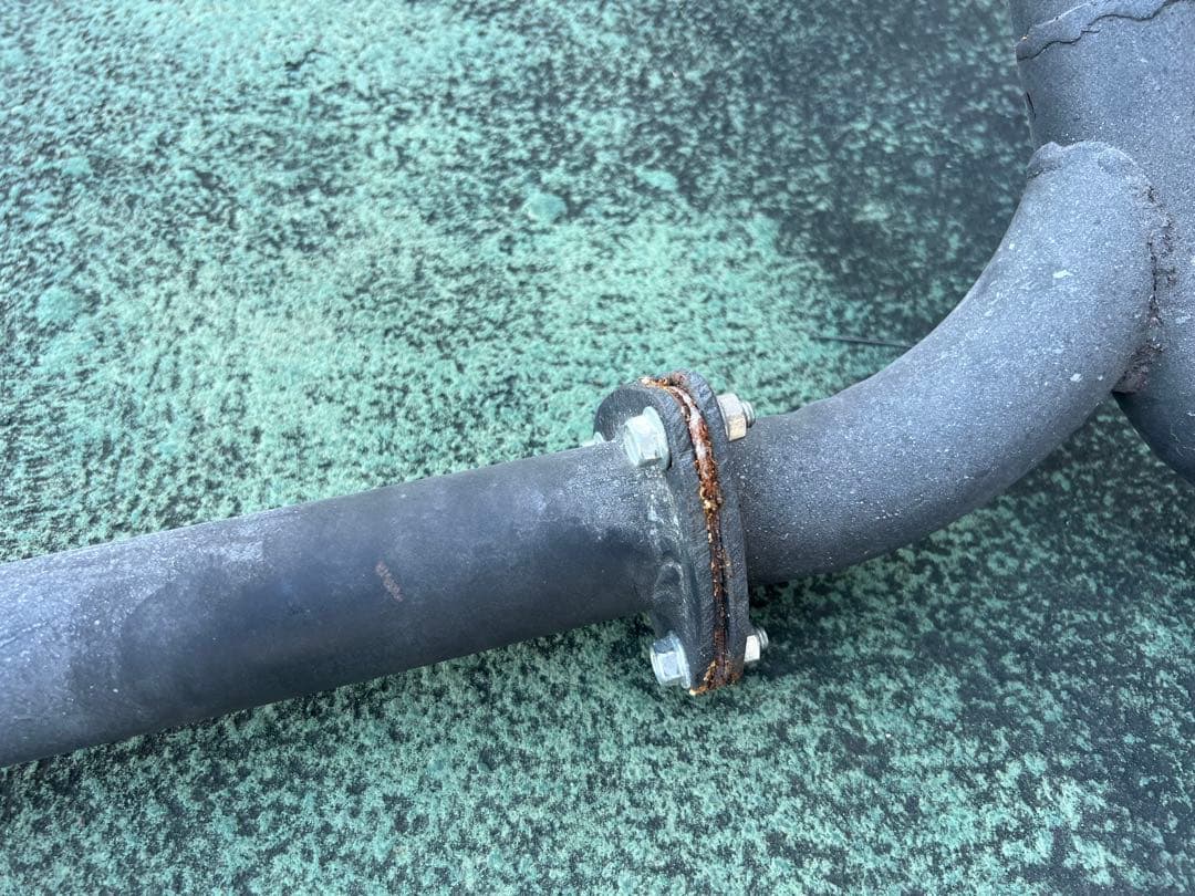 会長様 30プリウス 左右出しマフラー