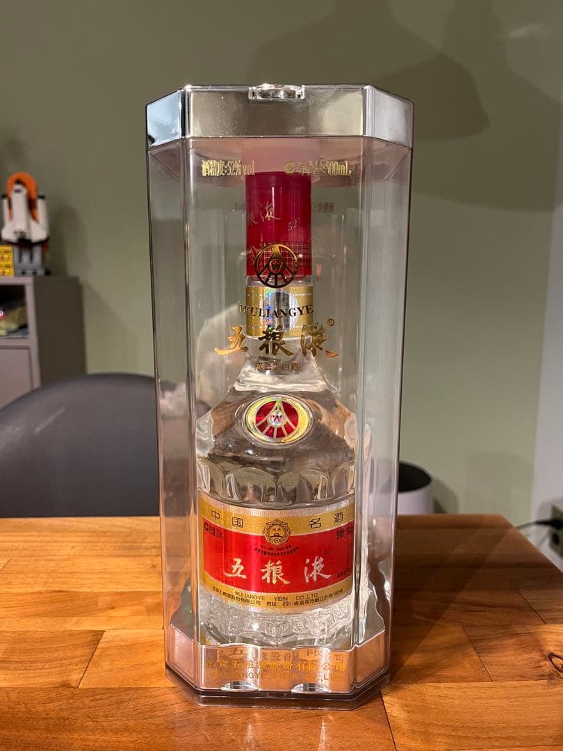 白酒　五狼液　WU LIANG YE 500ml 五粮液 52%