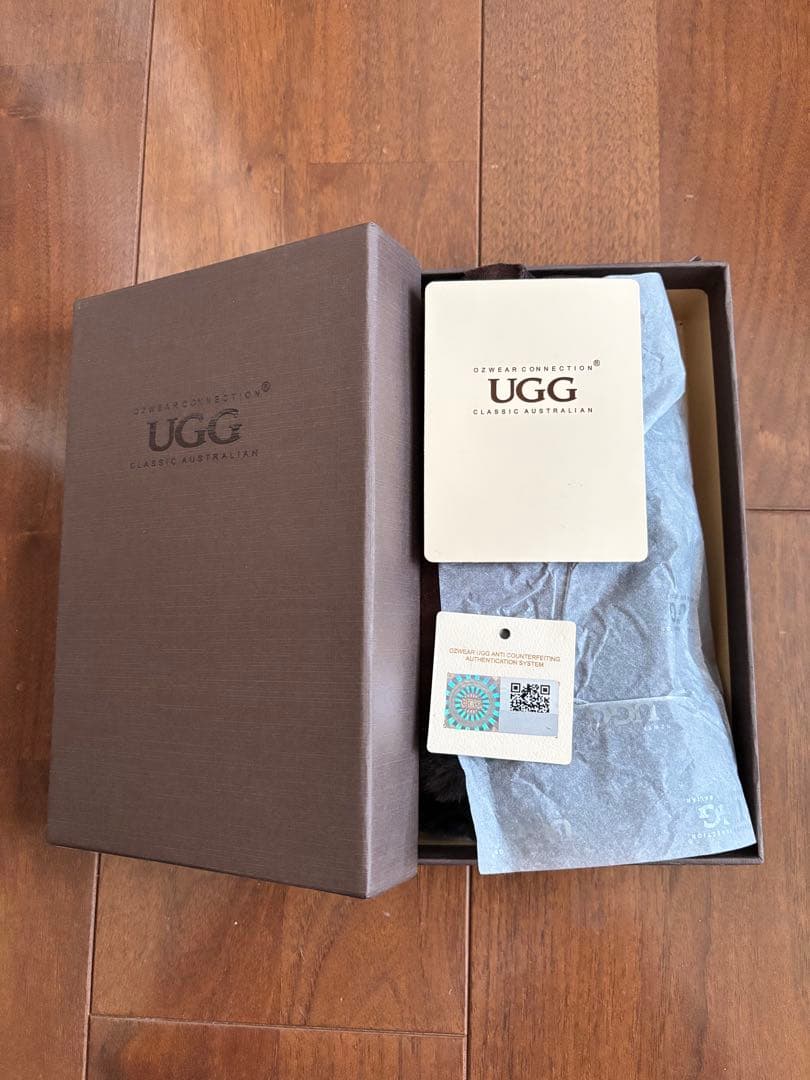 juju　UGG SHEEPSKIN FINGERLESS GROUVE