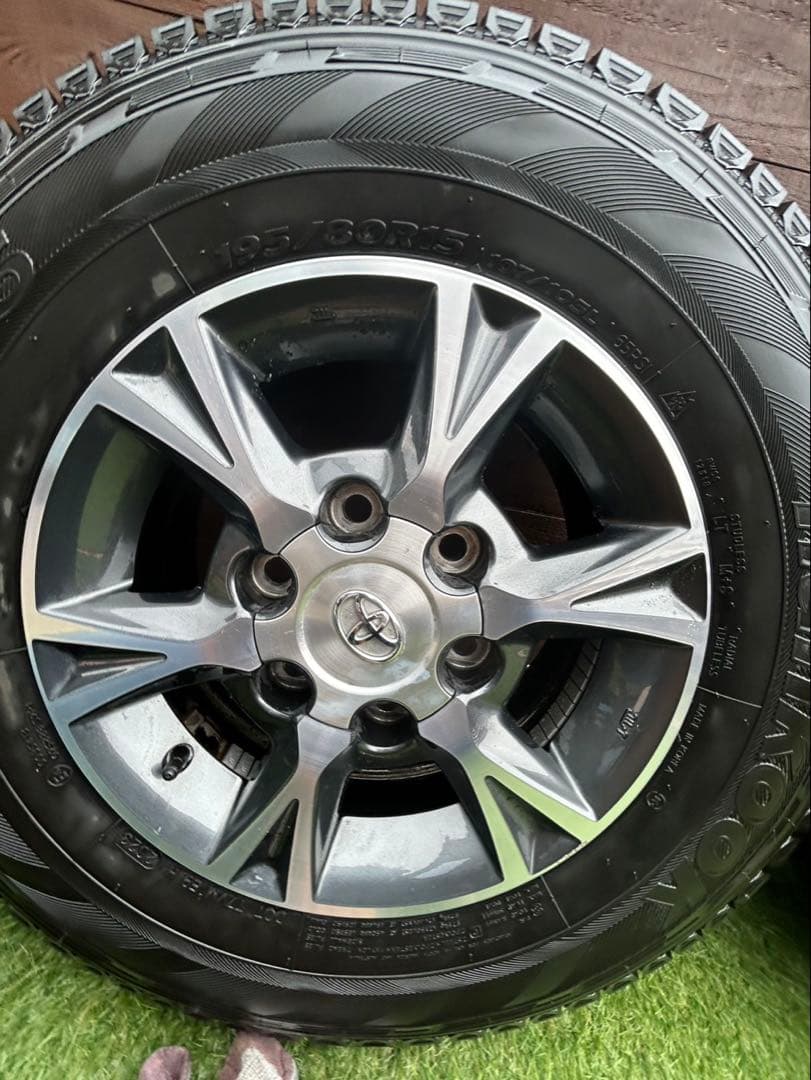 ハイエース　純正ホイール　のみ