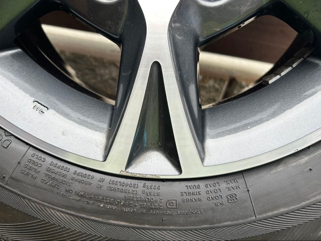 ハイエース　純正ホイール　のみ