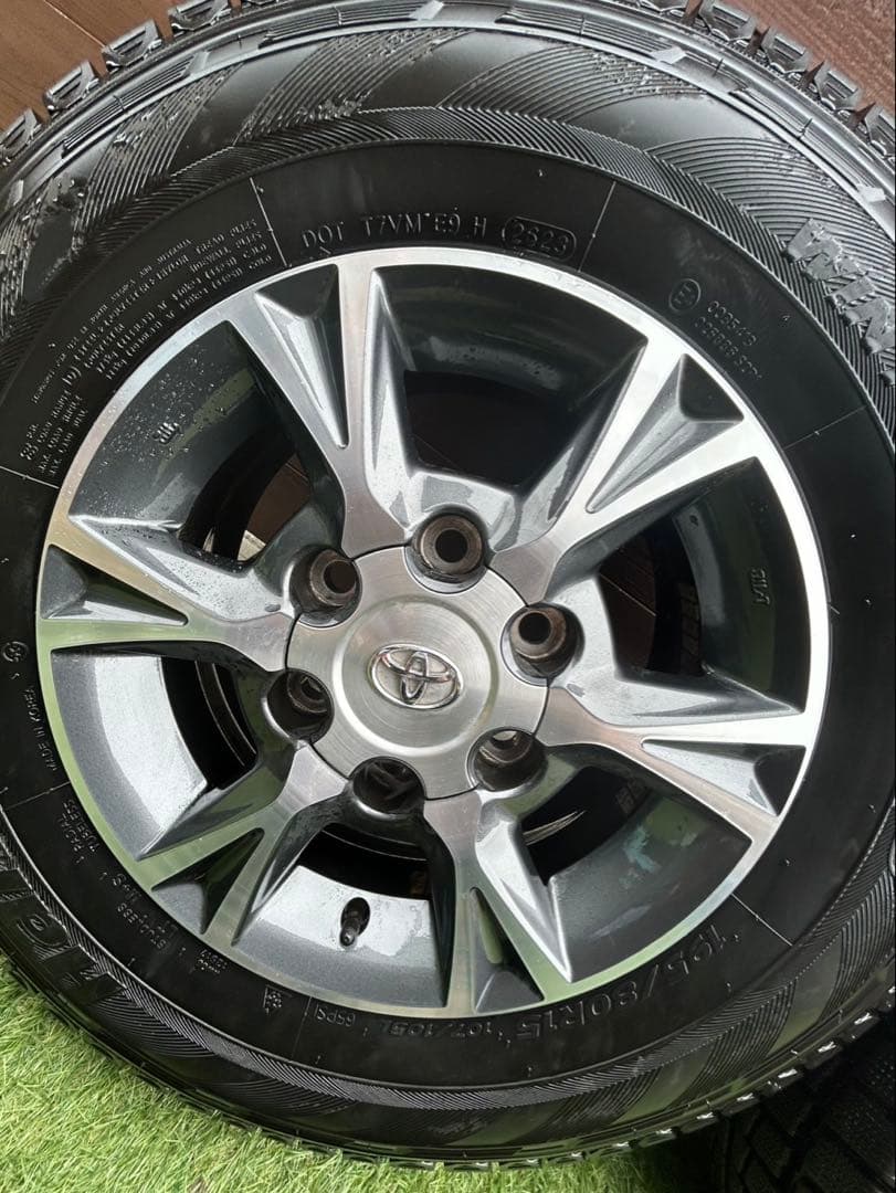ハイエース　純正ホイール　のみ