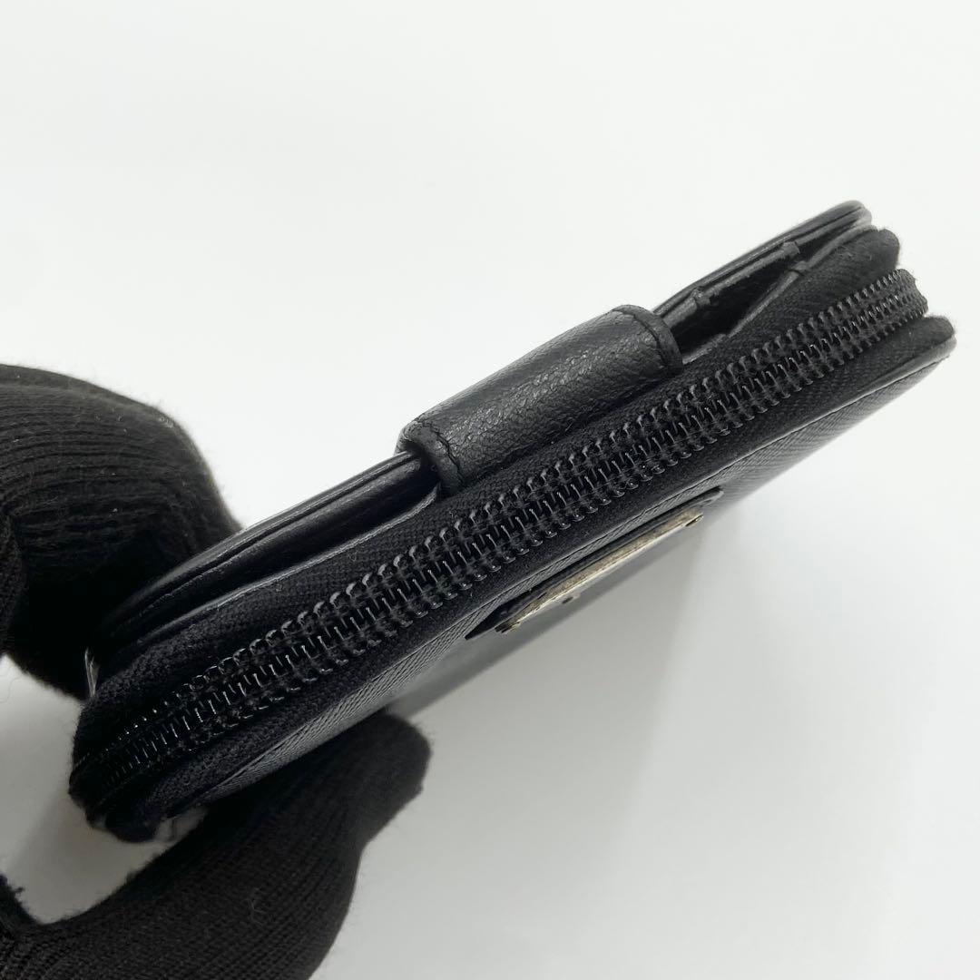PRADA プラダ　折り財布　ロゴ金具　トライアングル　レザー　ブラック
