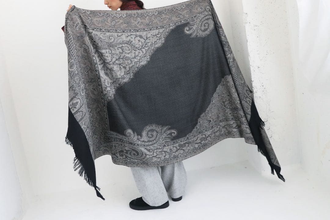 Tibetan Paisley Jacquard Wool Stole ヤントル
