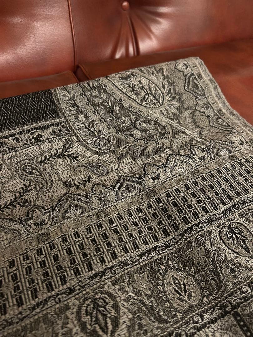 Tibetan Paisley Jacquard Wool Stole ヤントル