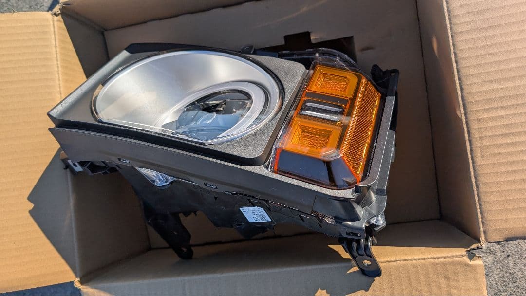 トヨタ　ランドクルーザー250 オプション　丸目ヘッドライト