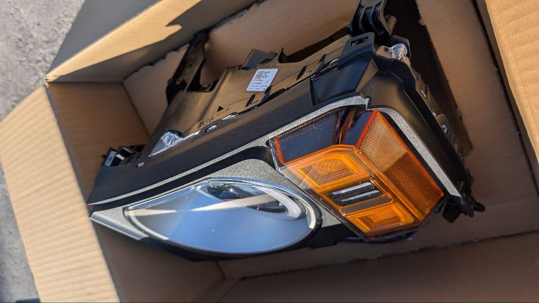 トヨタ　ランドクルーザー250 オプション　丸目ヘッドライト