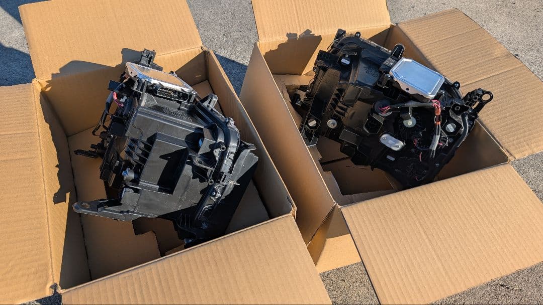 トヨタ　ランドクルーザー250 オプション　丸目ヘッドライト