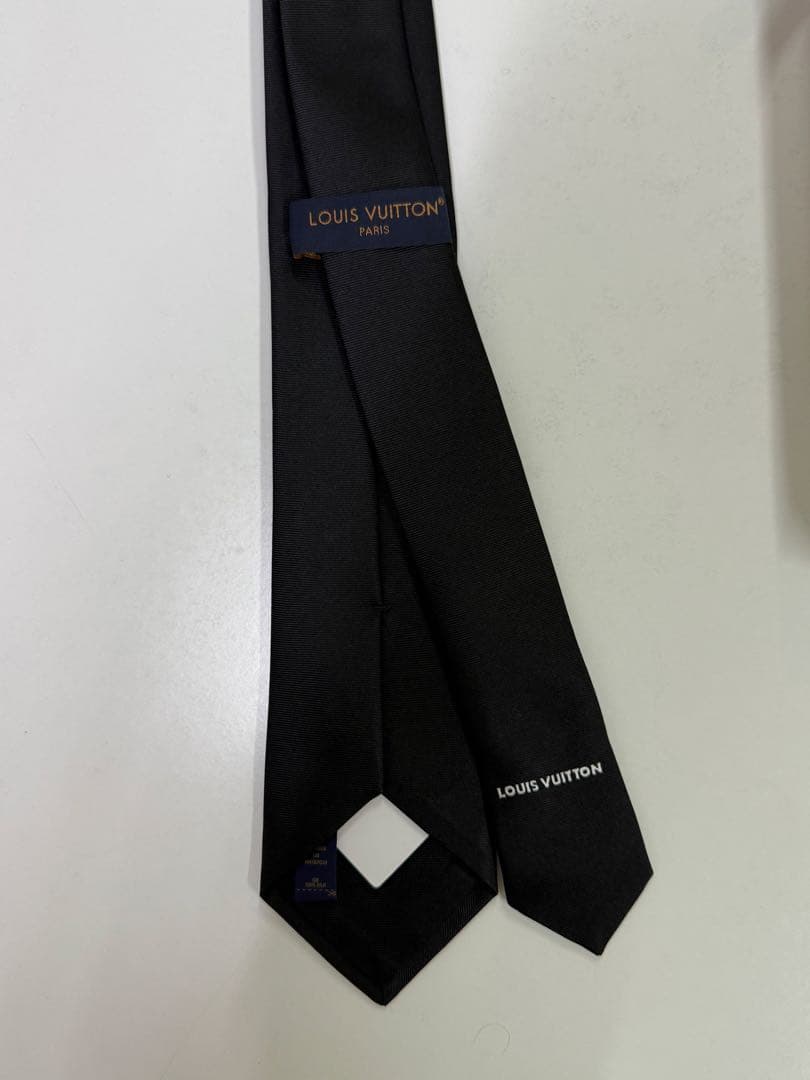 新品未使用LOUIS VUITTON ブラックネクタイ