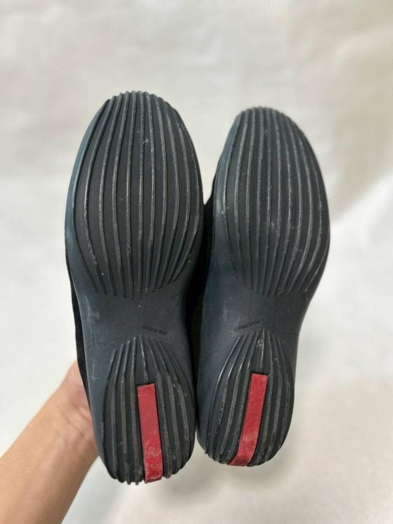 PRADA ブラック スエード スニーカー