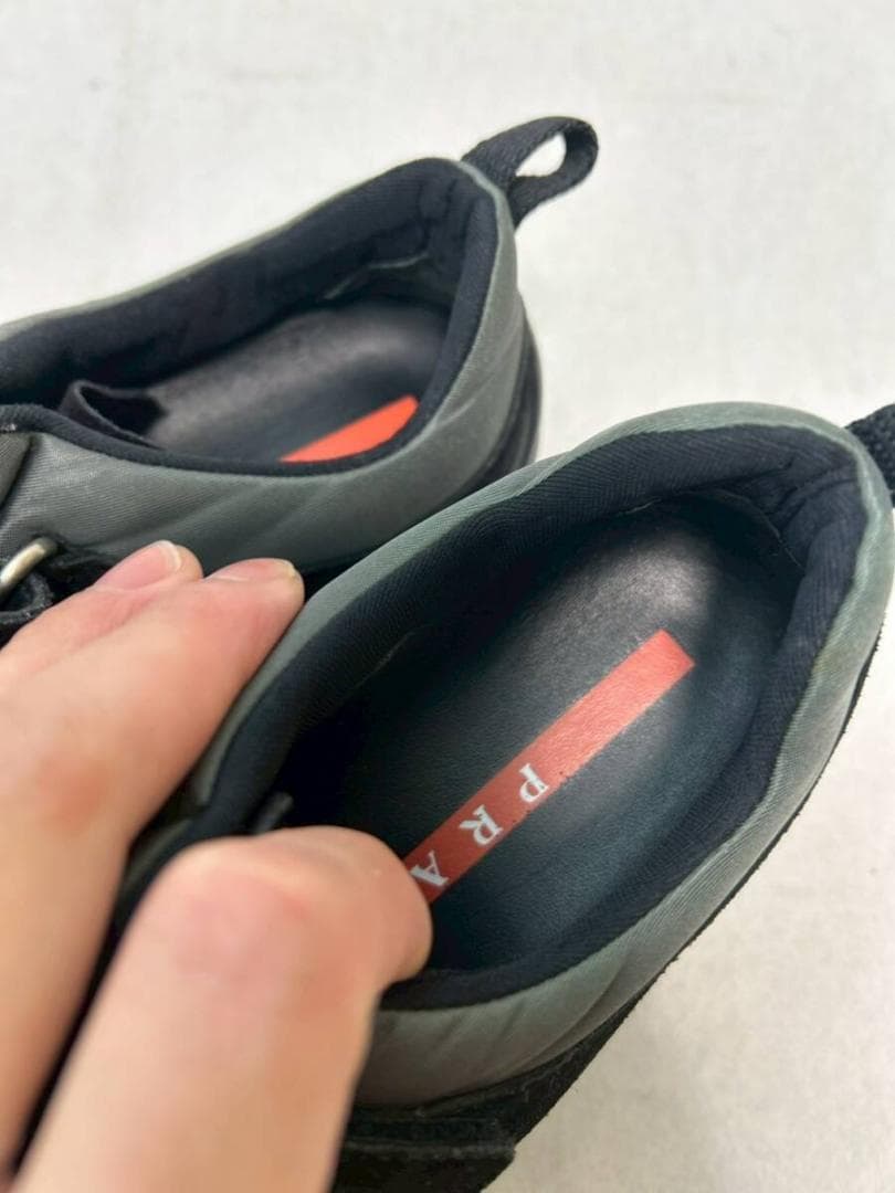 PRADA ブラック スエード スニーカー