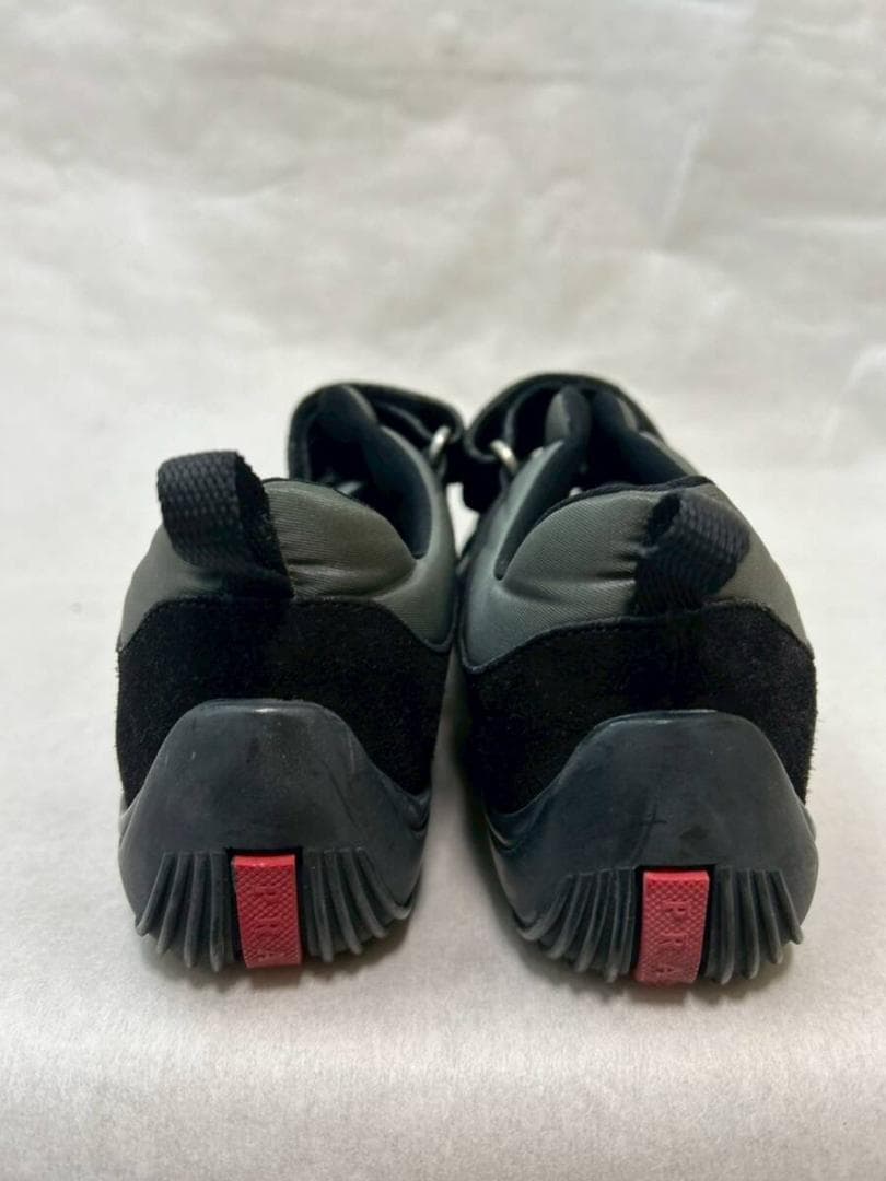 PRADA ブラック スエード スニーカー