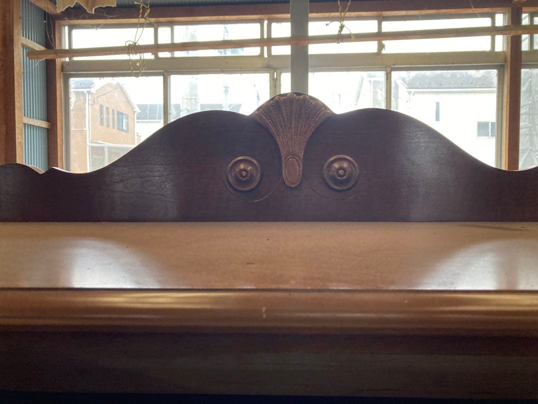 英国アンティーク　ガラスキャビネット　庫内照明付き