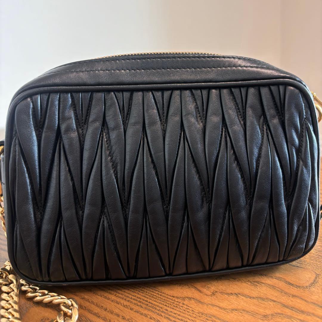 ミュウミュウ MIU MIU マテラッセ レザー チェーン ショルダーバッグ