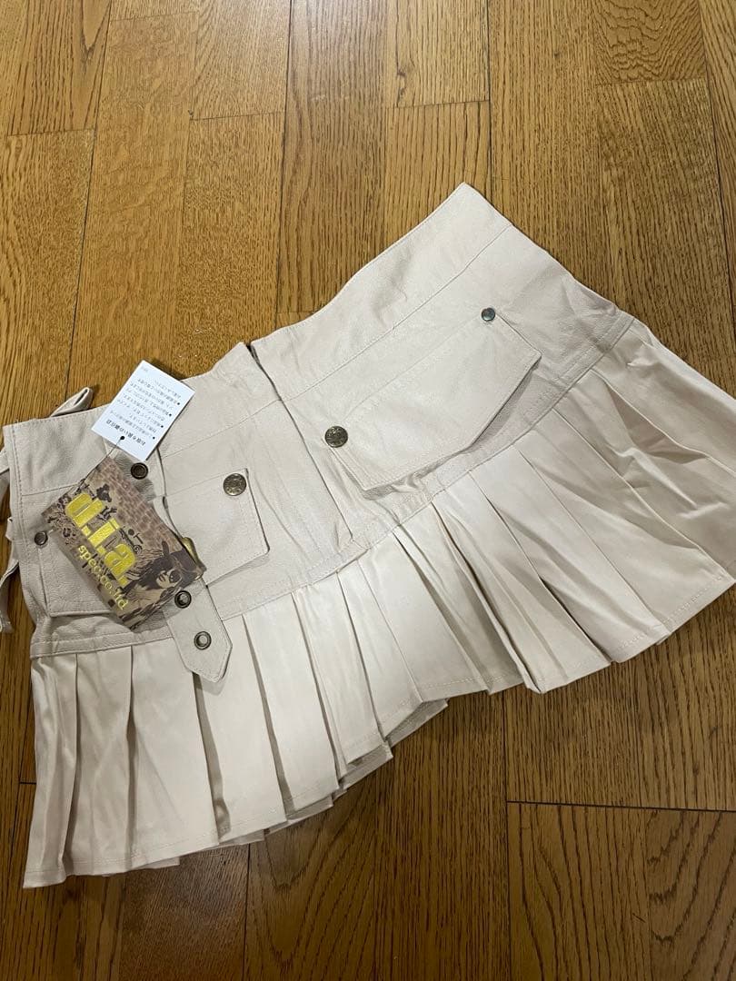 d.i.aの新品合皮ミニスカ