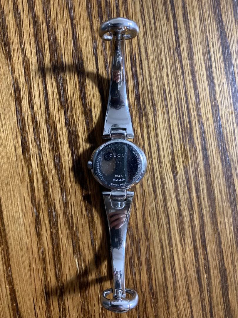 GUCCI シルバー アナログ腕時計