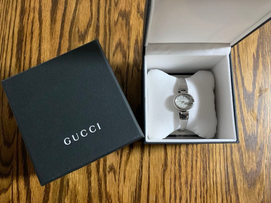 GUCCI シルバー アナログ腕時計