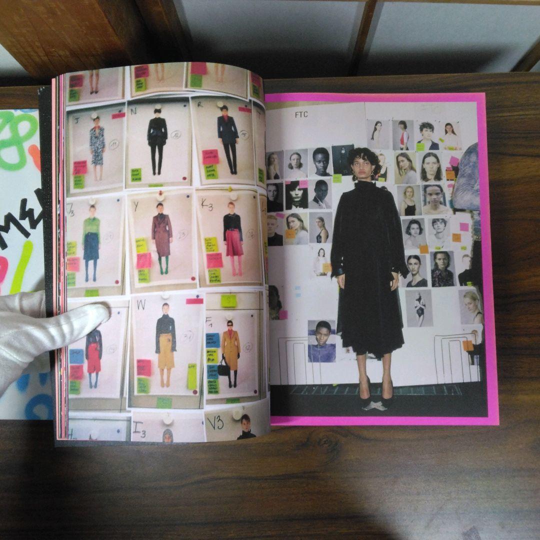 Balenciaga Winter 18　洋書　RIZZOLI　インク跡あり。