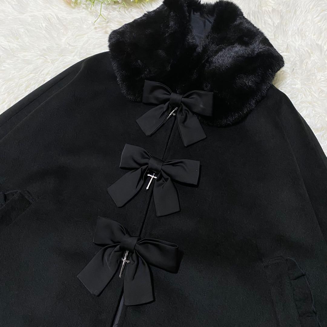 【試着のみ】 Jamieエーエヌケー　リボンが3つフリルケープ　ポンチョ　ファー