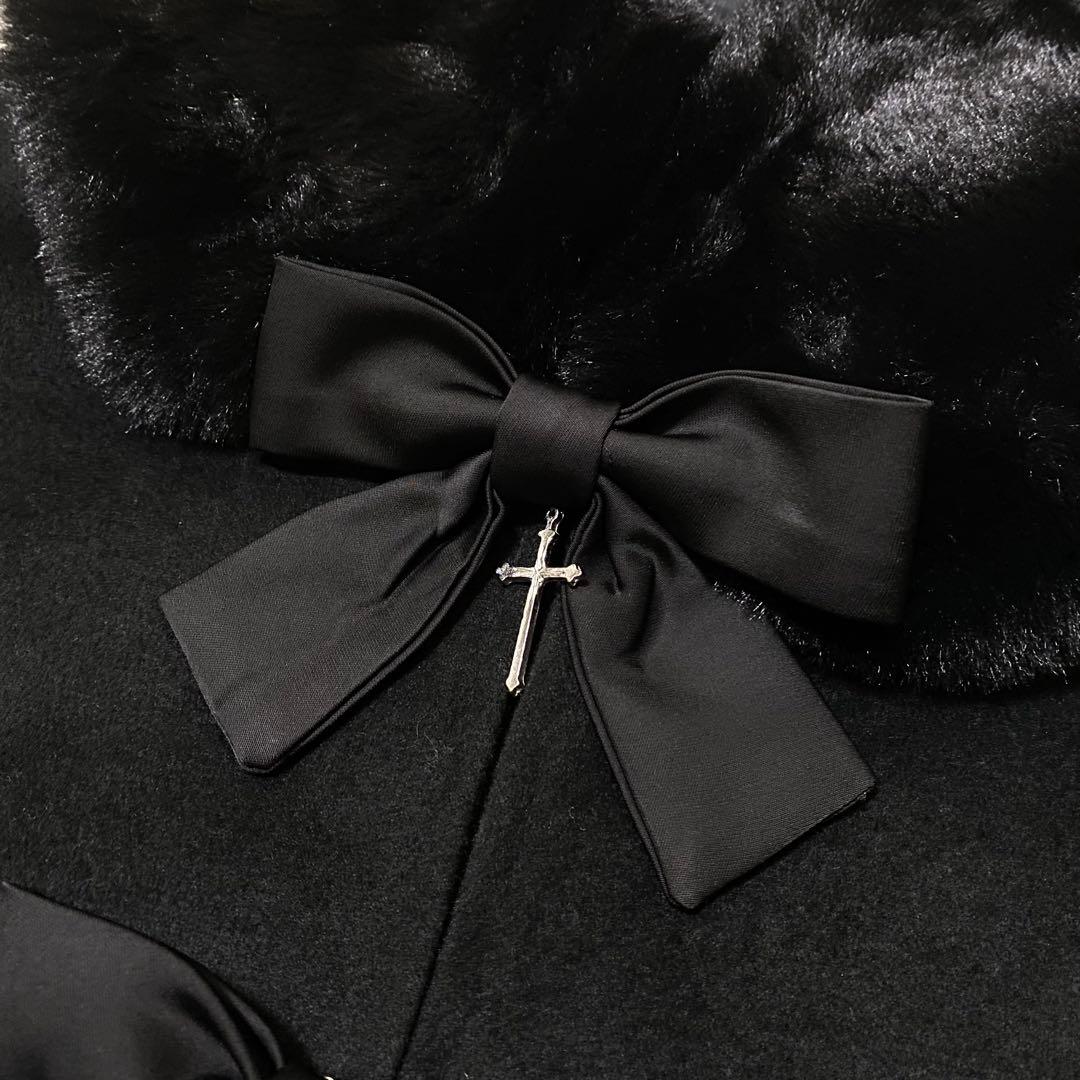 【試着のみ】 Jamieエーエヌケー　リボンが3つフリルケープ　ポンチョ　ファー