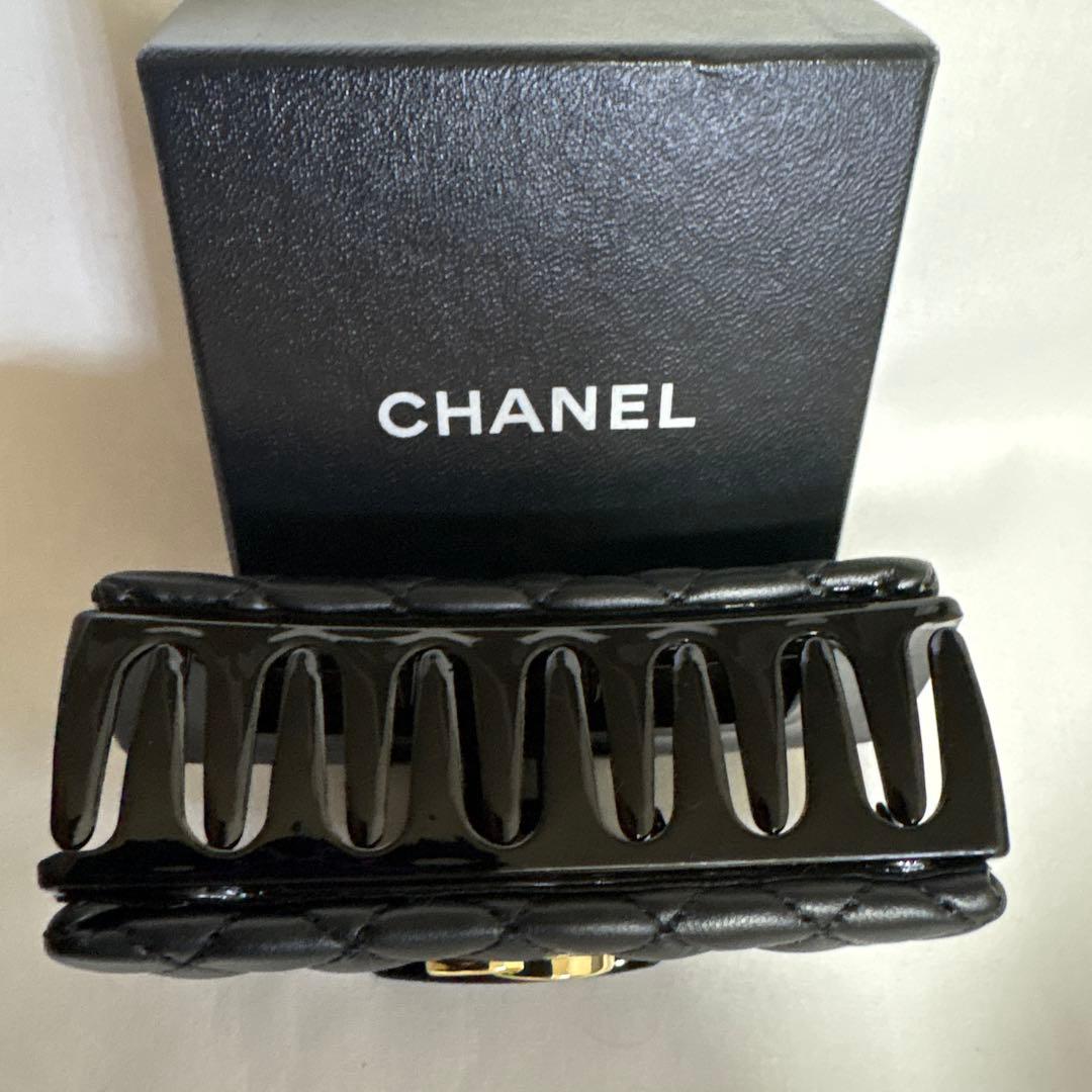 超希少１点❗️CHANELノベルティ海外ヘアクリップブラック キルティング