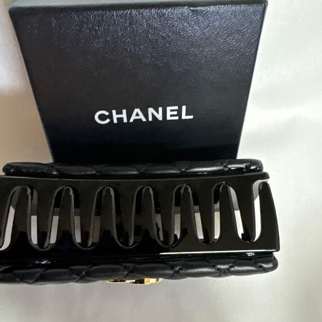 超希少１点❗️CHANELノベルティ海外ヘアクリップブラック キルティング