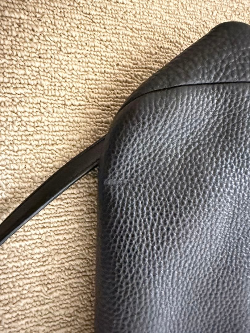 COACH ブラック ショルダーバッグ（レザー）