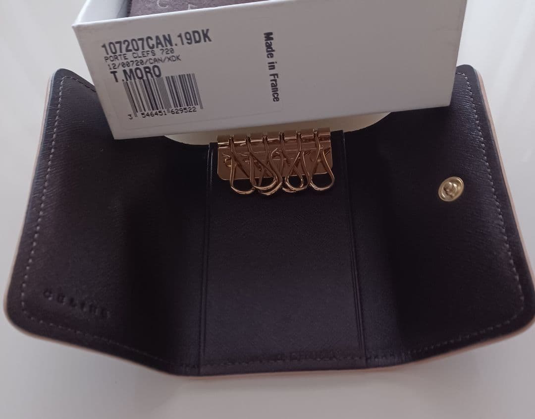 新品 CELINE レザー キーケース