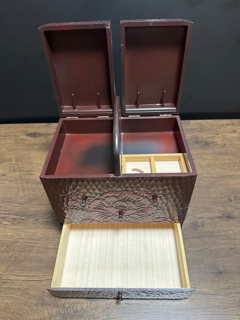 鎌倉彫　裁縫箱　ソーイングボックス