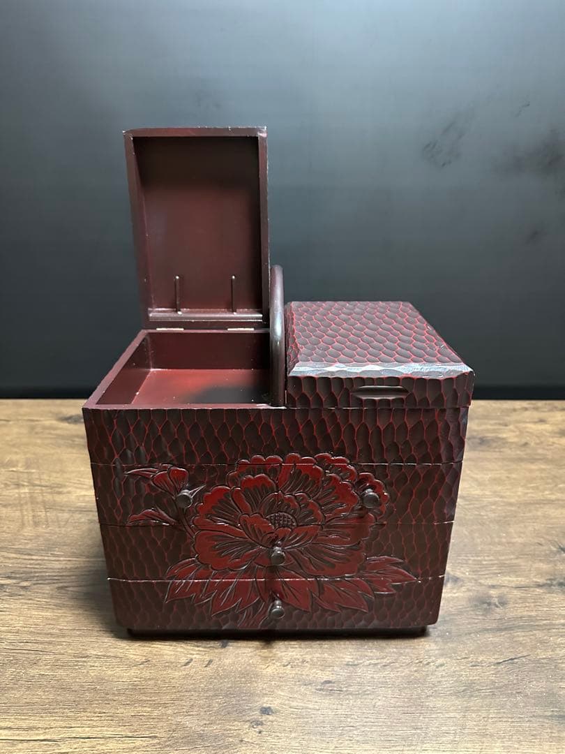 鎌倉彫　裁縫箱　ソーイングボックス