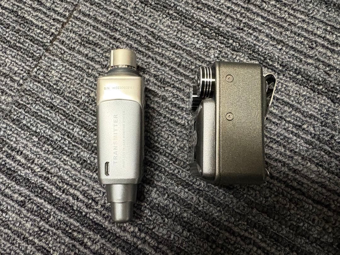 Xvive U4 ワイヤレスインイヤーモニター 専用ハードケース付き