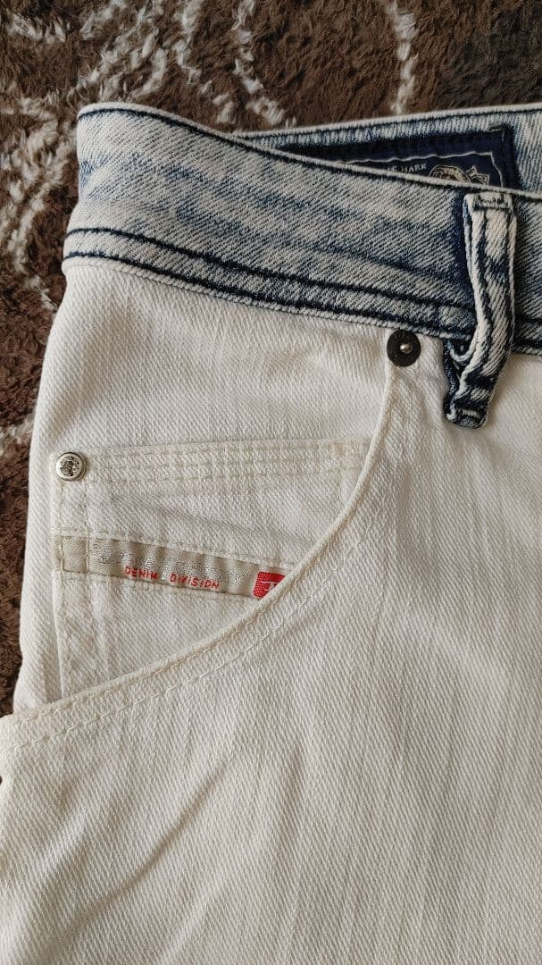 げんち‼️DIESEL ディーゼル ハーフ ストレッチ生地 デニム パンツ