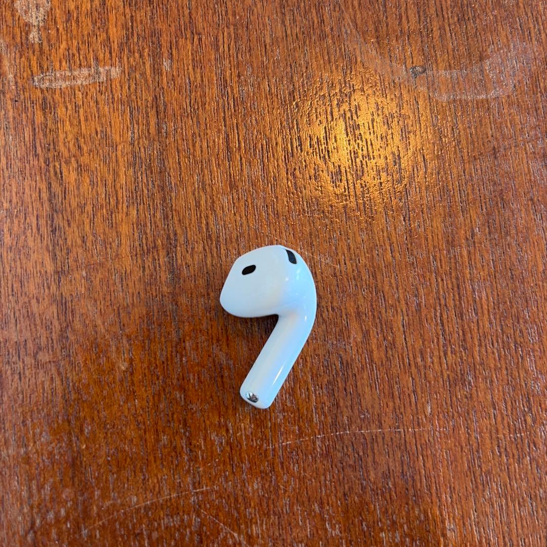 【美品】AirPods4 ANC 本体 正規品 ノイズキャンセル対応モデル