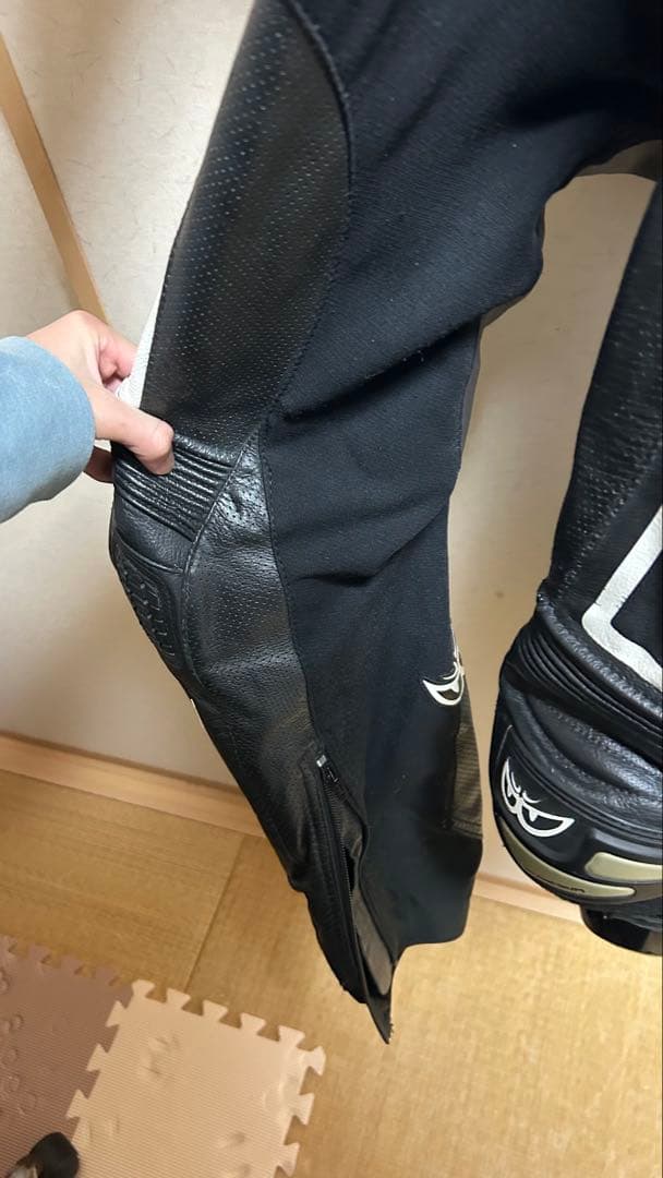 BERIK 2.0 レーシングスーツ Lサイズ 黒/白 サイズ 52