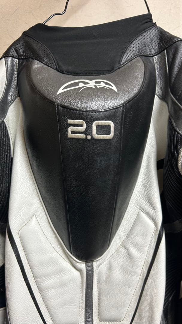 BERIK 2.0 レーシングスーツ Lサイズ 黒/白 サイズ 52