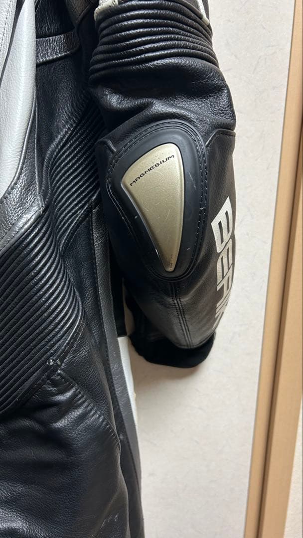 BERIK 2.0 レーシングスーツ Lサイズ 黒/白 サイズ 52