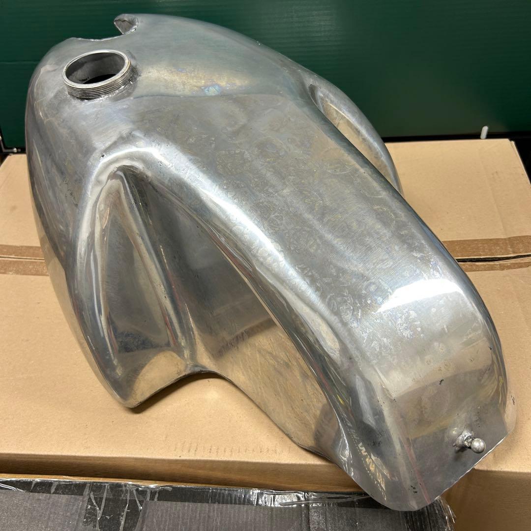 ヤマハSR用　アルミ製タンク　ロング型