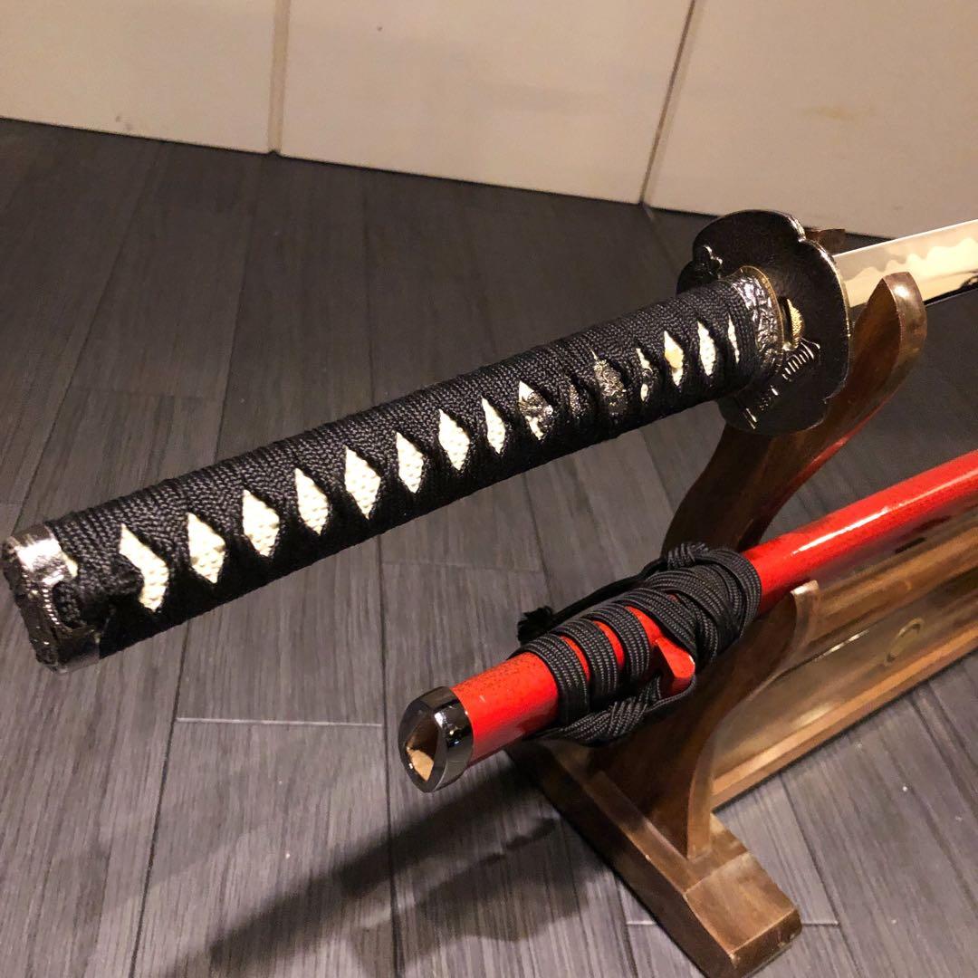 高級模造刀　居合刀　優乱刃紋　朱拵え　合金刀身　紋様入り